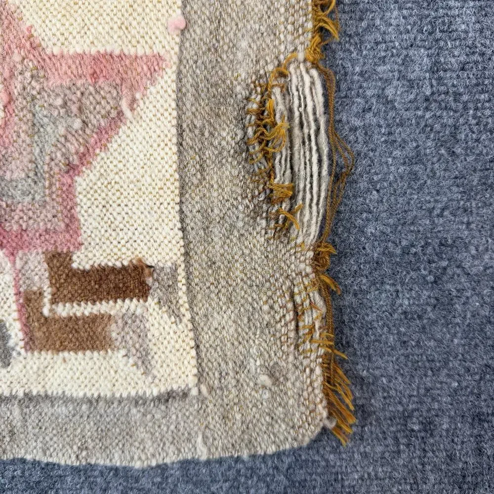ANTIQUE NATIVE AMERICAN HAND MADE RUG/BLANKET ELEMENT KNEELING MAN FIGURE